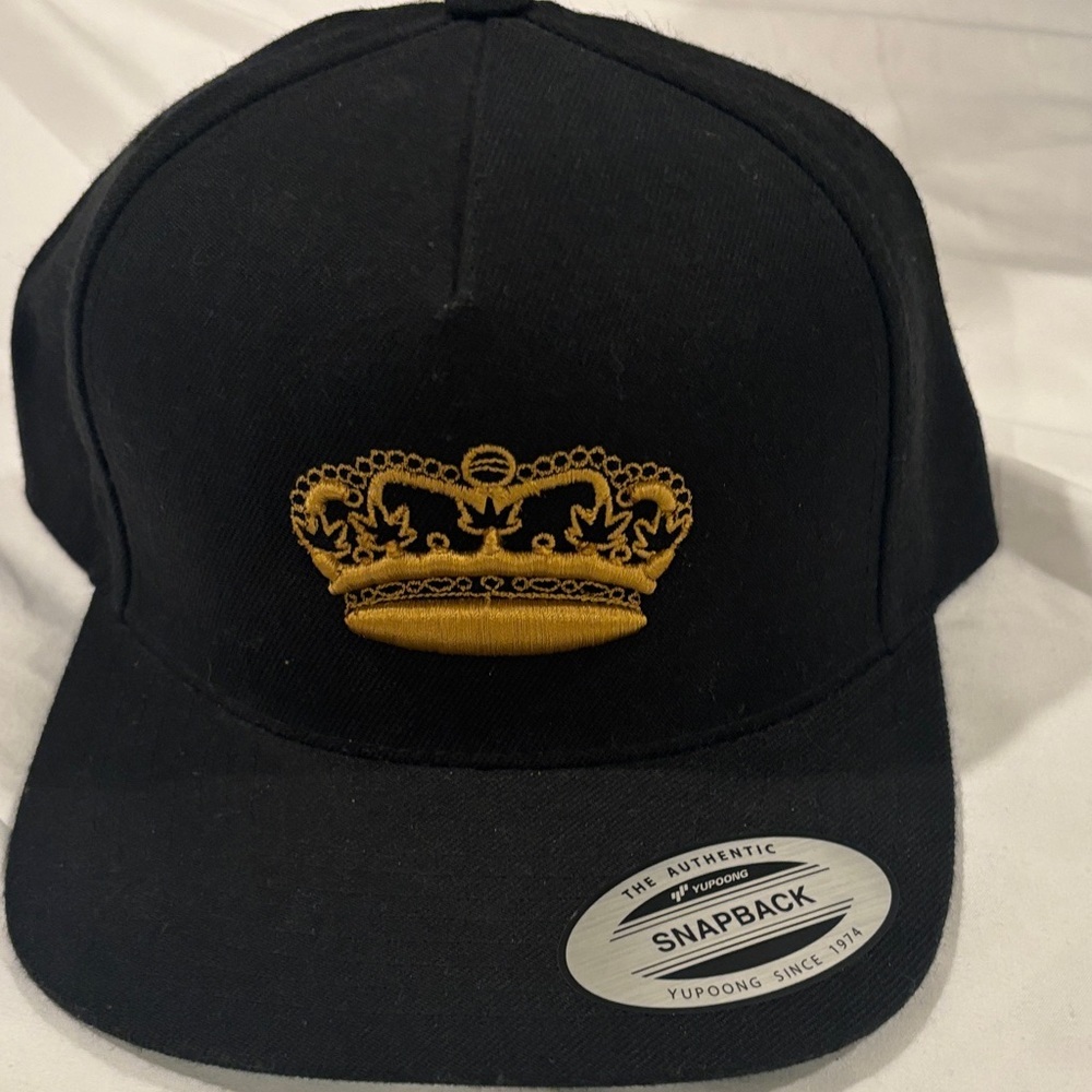 Black and Gold Kids Snapback Cap - Picture 6 of 6